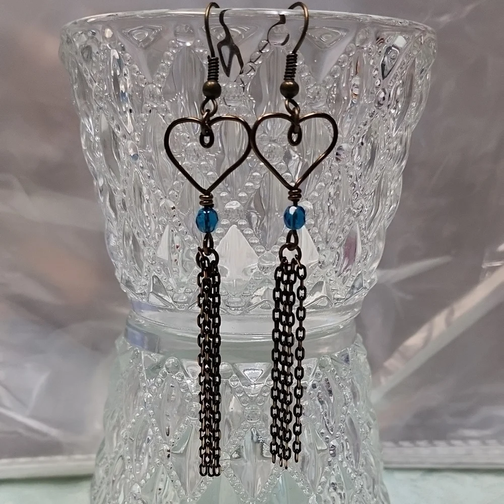 Chic Heart Drop Earrings!